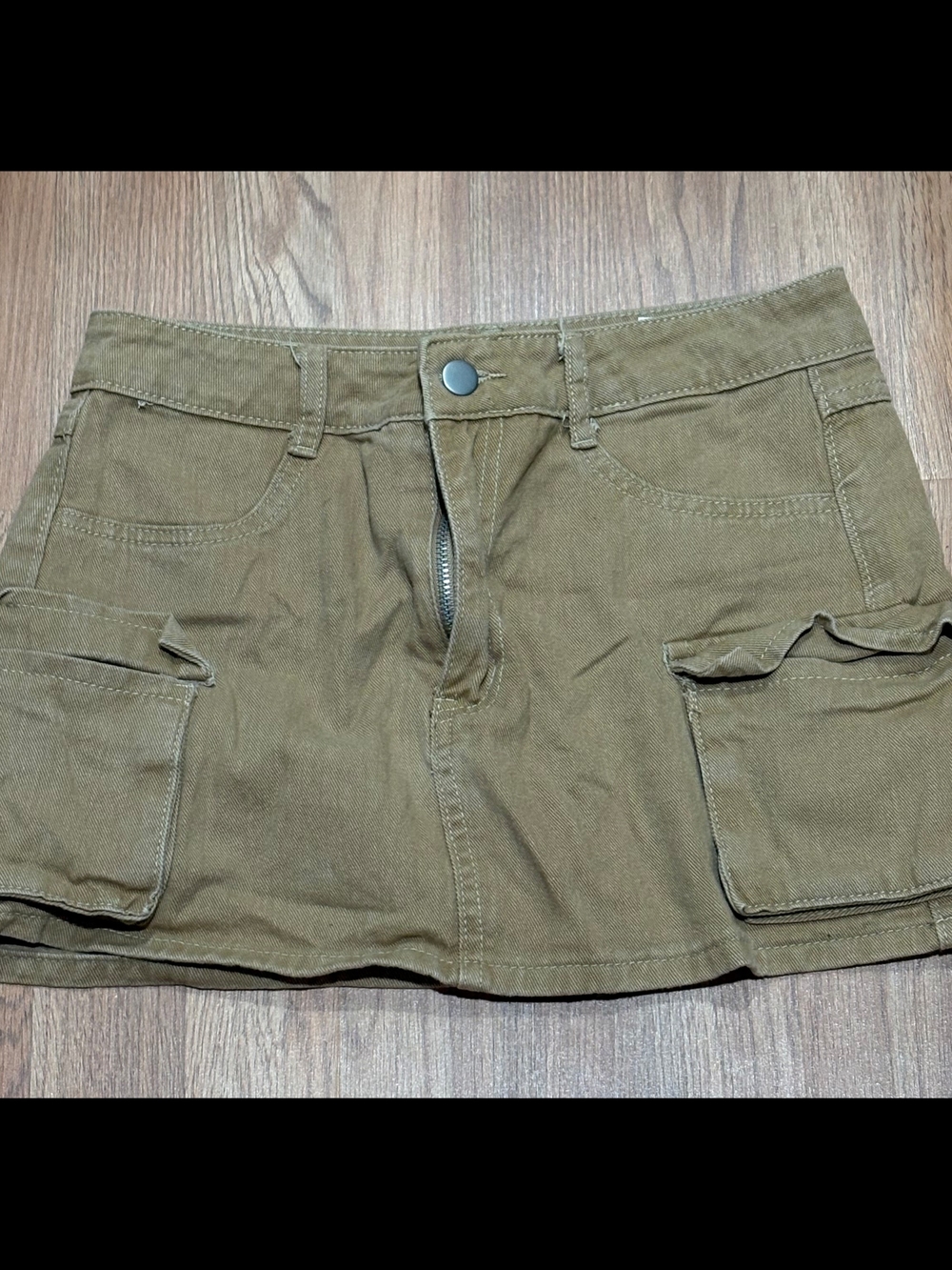 SHEIN Tan Cargo Skirt - Size Medium/6